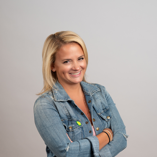 Portrait of Caitlin Mitchell, Funnel Bakers client